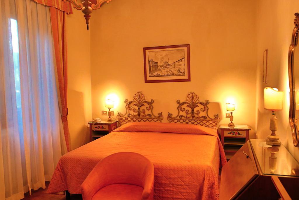 Hotel Villa Le Rondini Florença Exterior foto