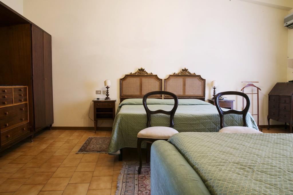 Hotel Villa Le Rondini Florença Quarto foto