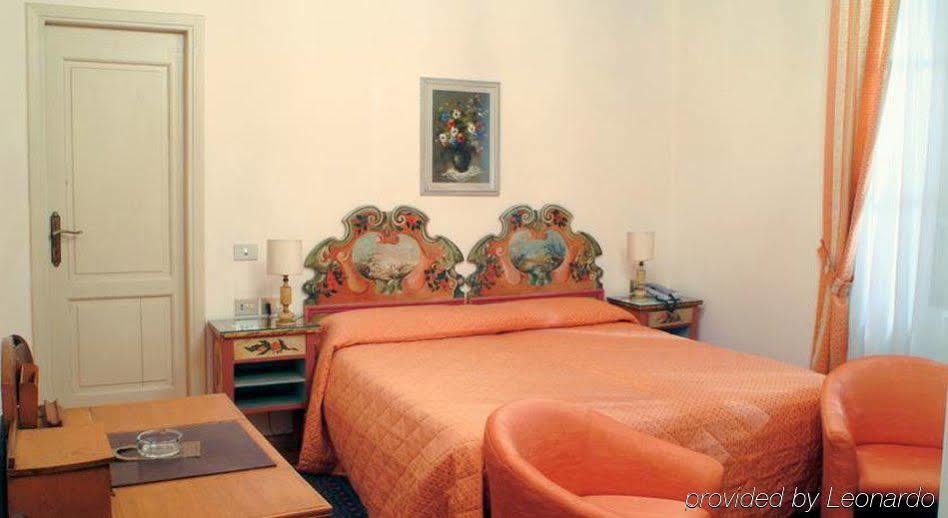 Hotel Villa Le Rondini Florença Quarto foto